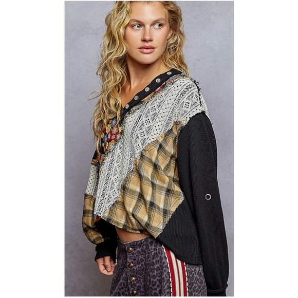 POL Paisley Plaid Print Button Detail V neck Long Sleeve Top - Picture 4 of 4